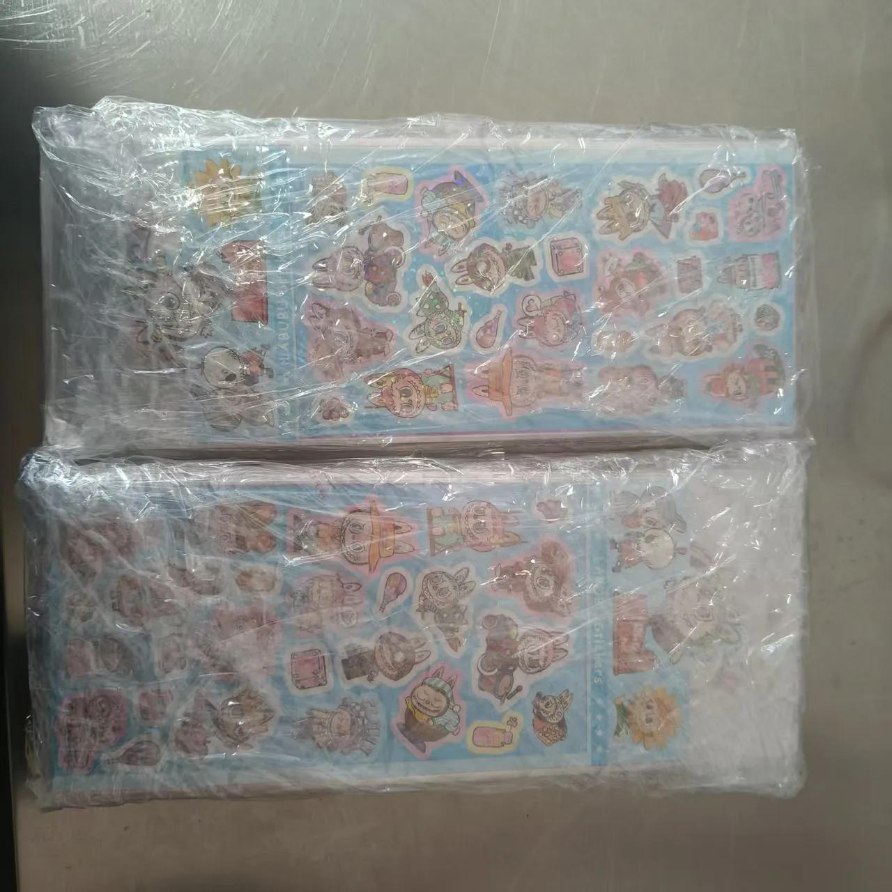 На прошлой неделе компания отправила новые вырезанные детские наклейки